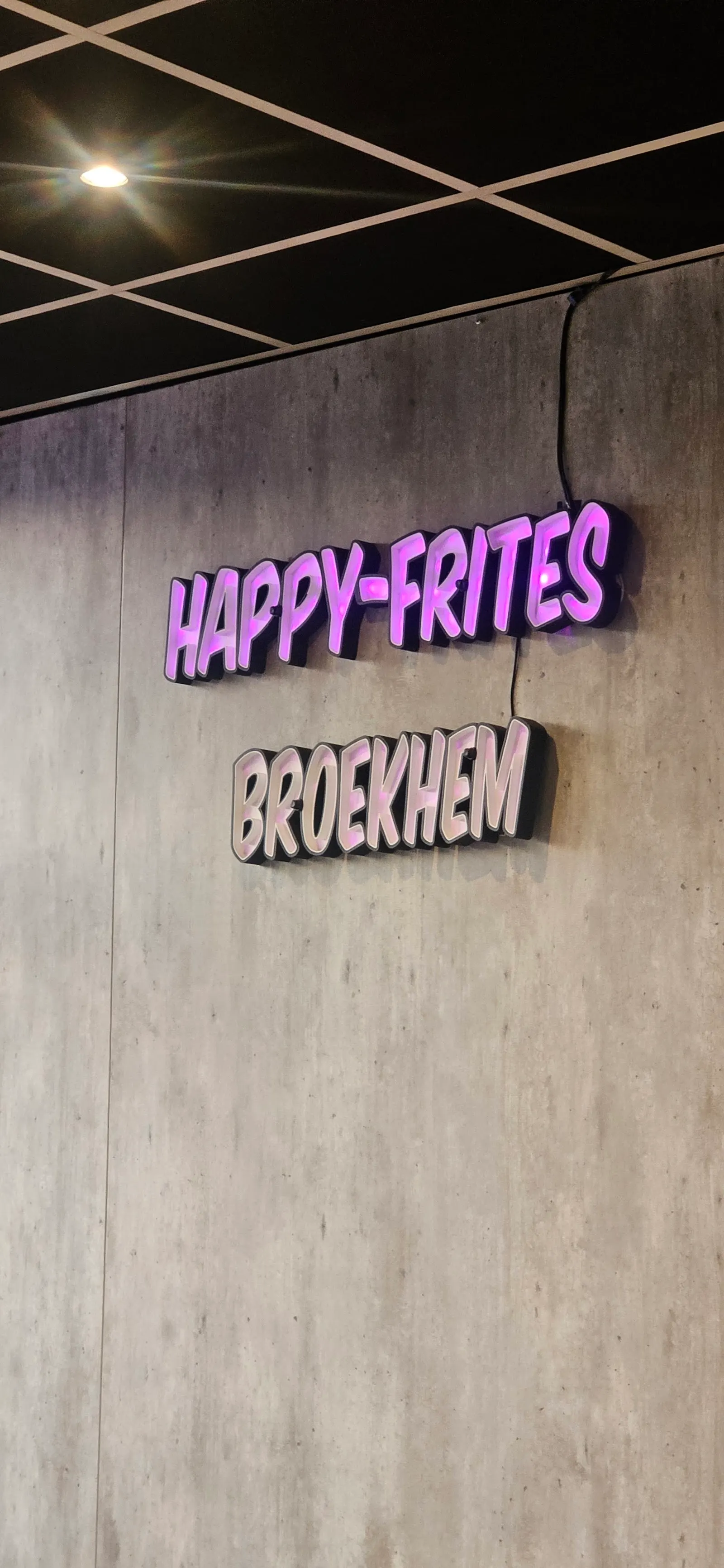 Neon-logo Happy Frites Broekhem